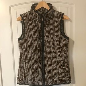 Herringbone patterned vest ✨